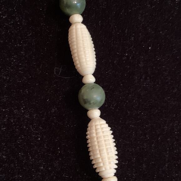 Nephrite and Beige Carved Vintage Elephant Eclectic Necklace - Picture 5 of 12